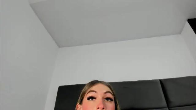 Image 11 of lizz_luna Stream on Chaturbate on 4 months ago