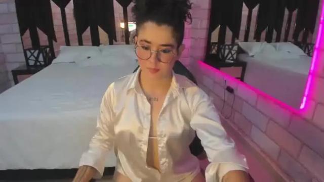 Image 3 of lizzcollinss Stream on Chaturbate on 17 months ago