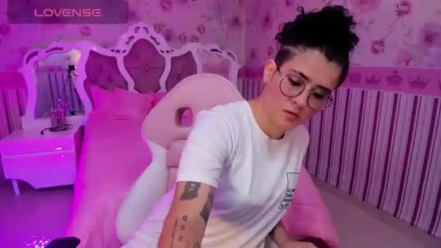 Image 11 of lizzcollinss Stream on Chaturbate on 16 months ago