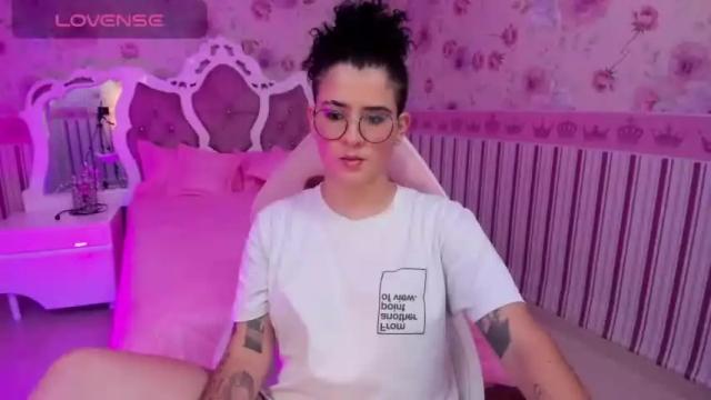 Image 3 of lizzcollinss Stream on Chaturbate on 16 months ago