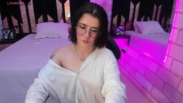 Image 2 of lizzcollinss Stream on Chaturbate on 16 months ago