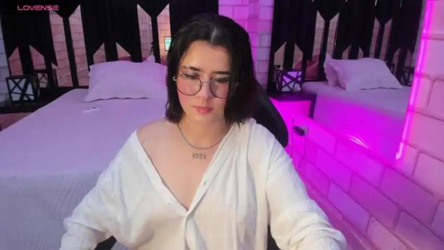 Image 7 of lizzcollinss Stream on Chaturbate on 16 months ago