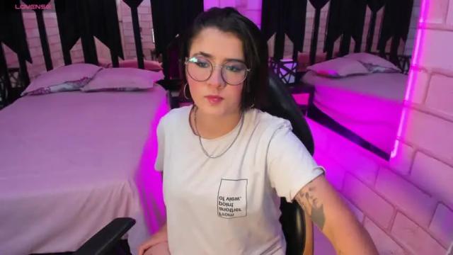Image 2 of lizzcollinss Stream on Chaturbate on 16 months ago