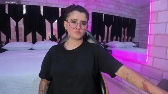 Image 3 of lizzcollinss Stream on Chaturbate on 16 months ago