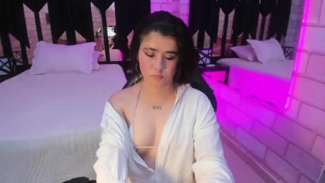 Image 6 of lizzcollinss Stream on Chaturbate on 15 months ago