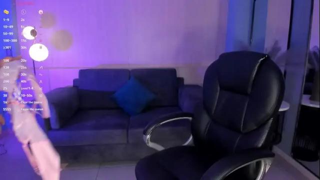 Image 3 of lizzhamilton_ Stream on Chaturbate on 17 days ago