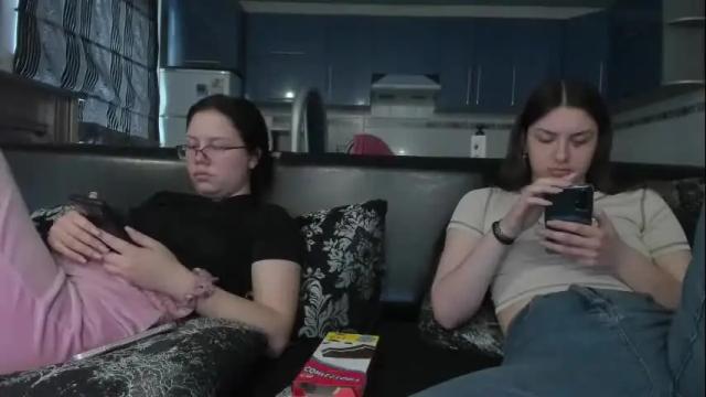 Image 2 of lizzi_muur Stream on Chaturbate on 1 month ago