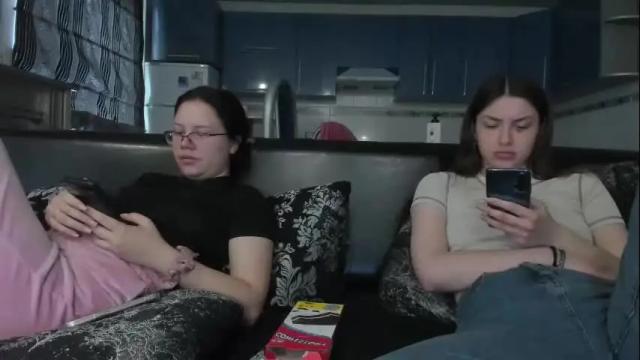 Image 3 of lizzi_muur Stream on Chaturbate on 1 month ago
