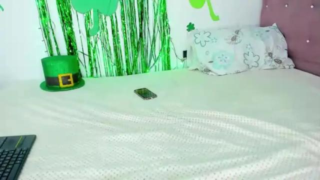 Image 8 of lizzieclark_1 Stream on Chaturbate on 14 months ago