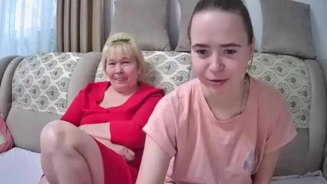 Image 3 of lizzielaangelx Stream on Chaturbate on 15 months ago