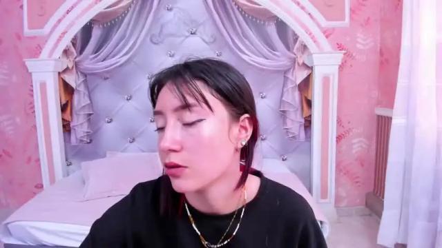 Image 4 of lizzy_davis_ Stream on Chaturbate on 17 months ago