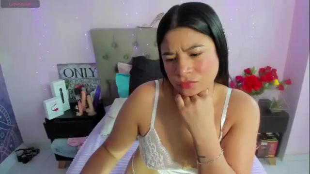 Image 2 of lizzybianco Stream on Chaturbate on 15 days ago