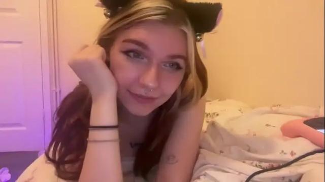 Image 7 of lizzyylovesick Stream on Chaturbate on 1 day ago