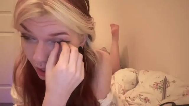 Image 2 of lizzyylovesick Stream on Chaturbate on 2 months ago