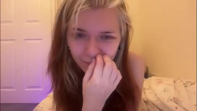 Image 3 of lizzyylovesick Stream on Chaturbate on 2 months ago