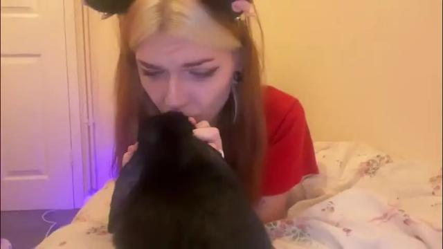Image 2 of lizzyylovesick Stream on Chaturbate on 2 months ago