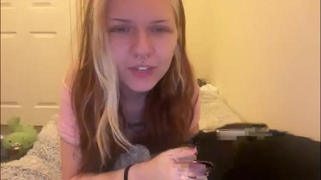 Image 10 of lizzyylovesick Stream on Chaturbate on 2 months ago