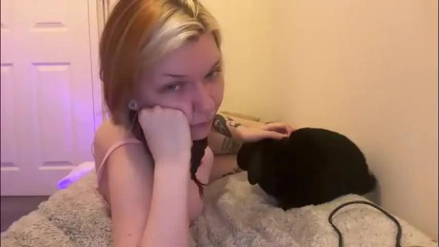 Image 6 of lizzyylovesick Stream on Chaturbate on 1 month ago