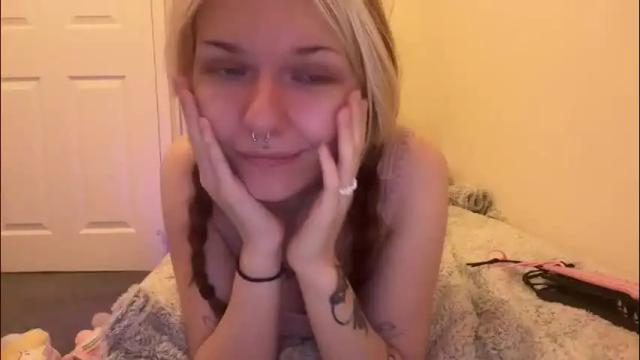 Image 6 of lizzyylovesick Stream on Chaturbate on 1 month ago