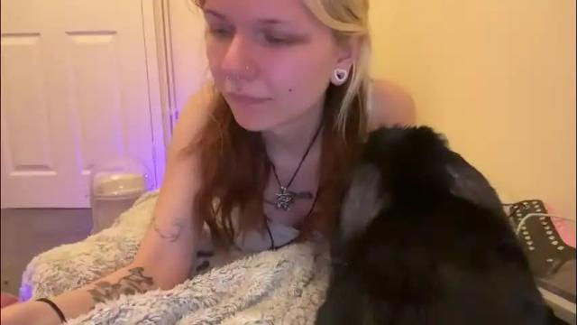 Image 4 of lizzyylovesick Stream on Chaturbate on 1 month ago
