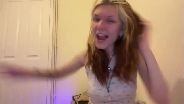 Image 7 of lizzyylovesick Stream on Chaturbate on 1 month ago