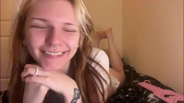 Image 7 of lizzyylovesick Stream on Chaturbate on 1 month ago