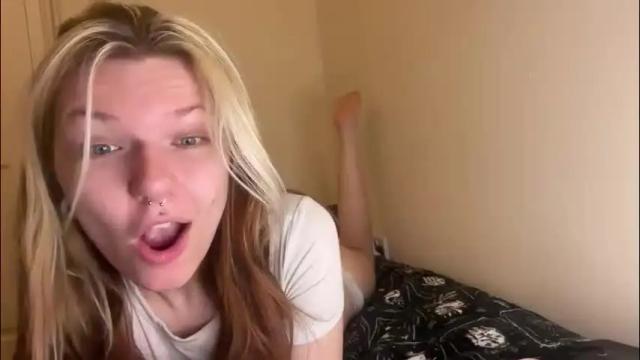 Image 8 of lizzyylovesick Stream on Chaturbate on 22 days ago