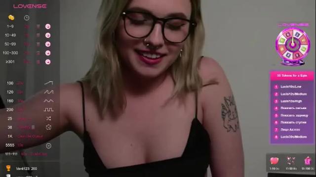 Image 7 of lllallllallla Stream on Chaturbate on 1 month ago