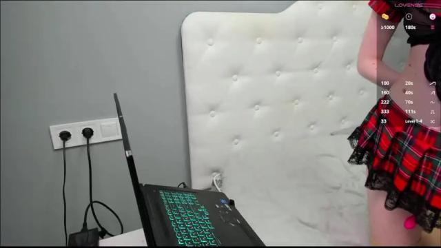 Image 8 of logan_emma1 Stream on Chaturbate on 7 months ago