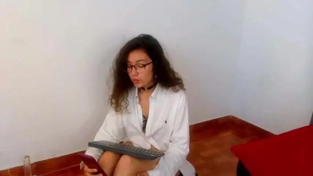 Image 7 of lois_kanee Stream on Chaturbate on 22 months ago