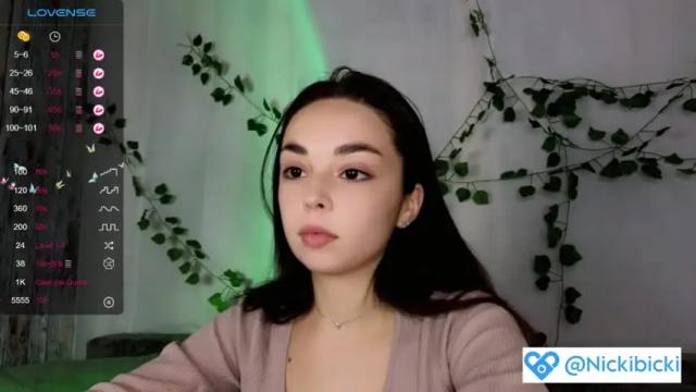Image 8 of lol_moore Stream on Chaturbate on 19 months ago