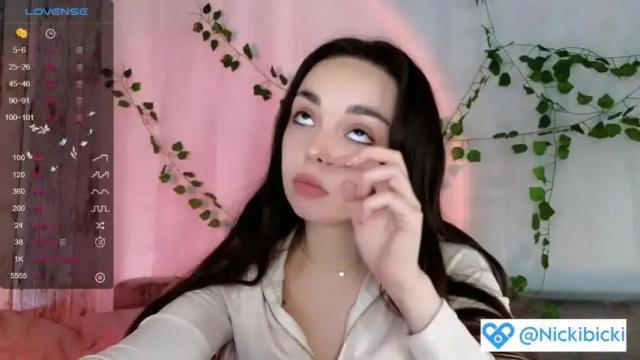 Image 11 of lol_moore Stream on Chaturbate on 19 months ago