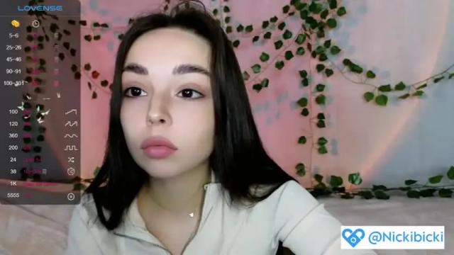 Image 12 of lol_moore Stream on Chaturbate on 19 months ago