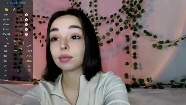 Image 3 of lol_moore Stream on Chaturbate on 19 months ago