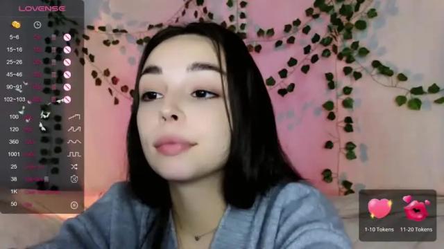 Image 10 of lol_moore Stream on Chaturbate on 19 months ago