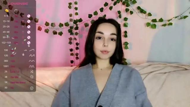 Image 7 of lol_moore Stream on Chaturbate on 19 months ago