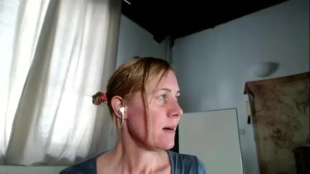 Image 4 of lola_belgium Stream on Chaturbate on 1 month ago