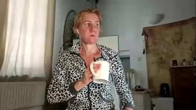Image 3 of lola_belgium Stream on Chaturbate on 8 days ago