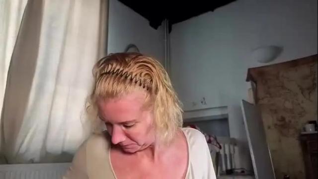 Image 2 of lola_belgium Stream on Chaturbate on 7 days ago