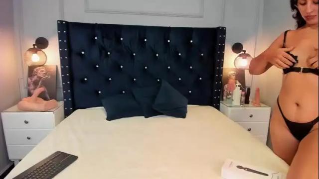 Image 11 of lola_davies Stream on Chaturbate on 17 days ago