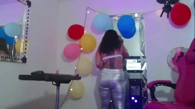 Image 3 of lola_fiery Stream on Chaturbate on 2 months ago