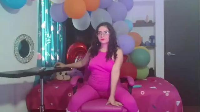 Image 8 of lola_fiery Stream on Chaturbate on 1 month ago