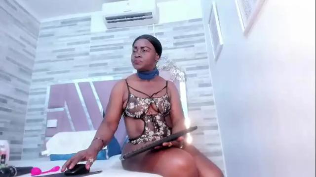 Image 4 of lola_hornei Stream on Chaturbate on 1 month ago