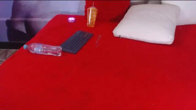 Image 8 of lola_red956680 Stream on Chaturbate on 13 months ago
