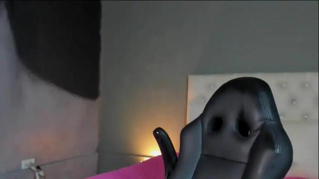 Image 2 of lola_red956680 Stream on Chaturbate on 4 days ago