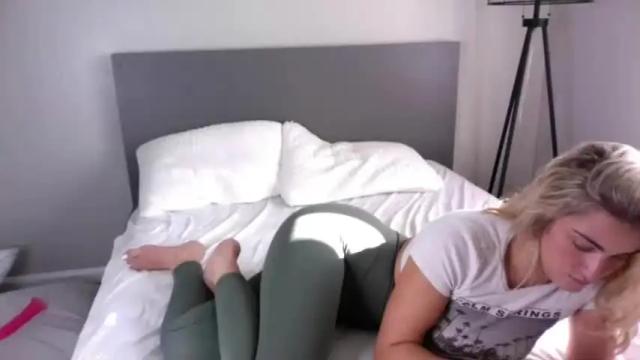 Image 4 of lolaabunnyxo Stream on Chaturbate on 19 months ago