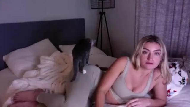 Image 12 of lolaabunnyxo Stream on Chaturbate on 18 months ago