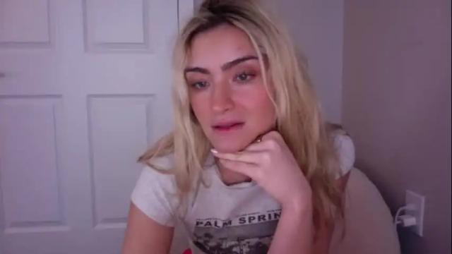 Image 2 of lolaabunnyxo Stream on Chaturbate on 16 months ago