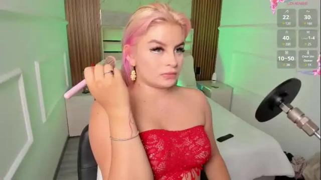 Image 3 of lolaangellx Stream on Chaturbate on 1 month ago