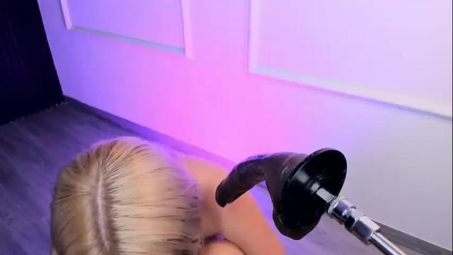 Image 12 of lolaangellx Stream on Chaturbate on 13 days ago